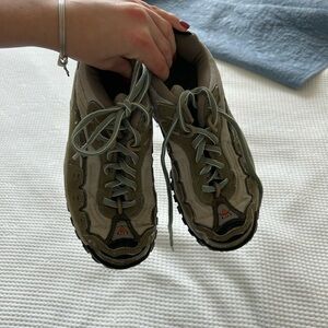 Women's Tan and Green Hiking Shoes